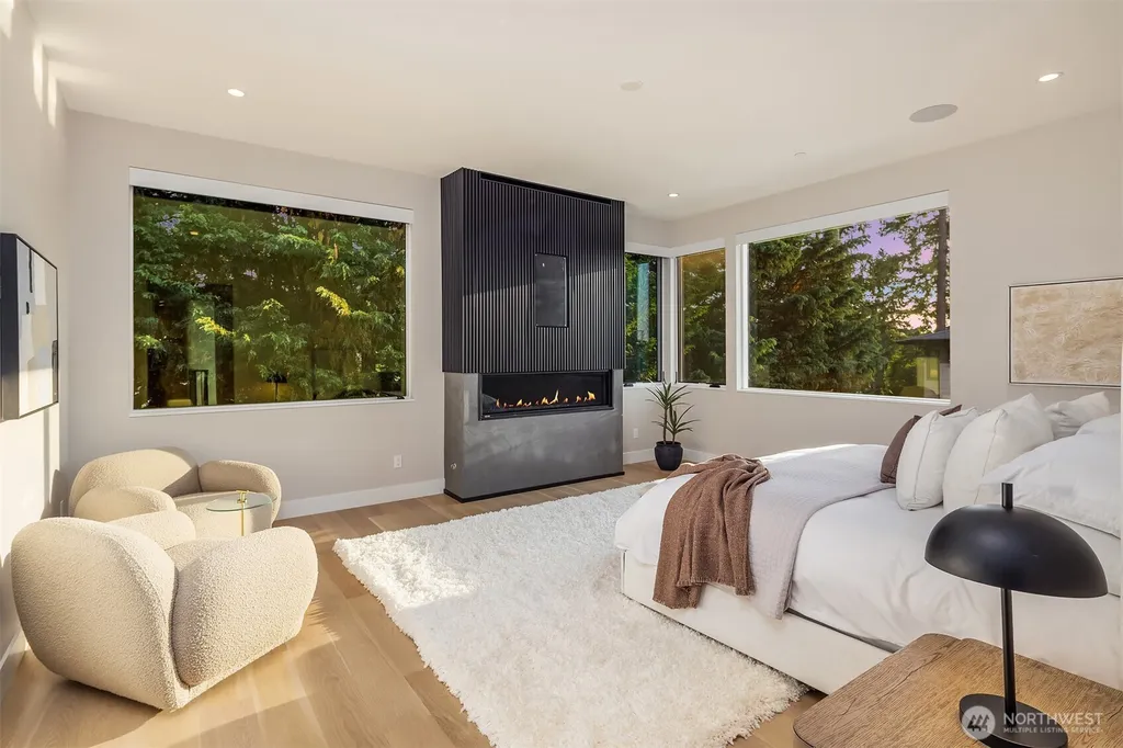 1028 89th Ave NE Bellevue WA 98004