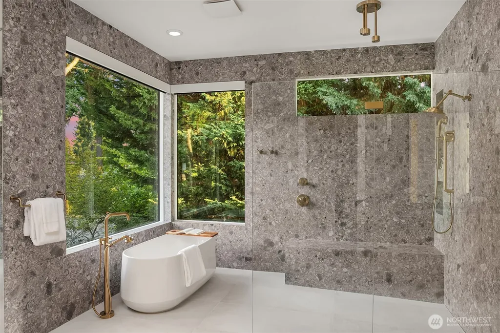1028 89th Ave NE Bellevue WA 98004