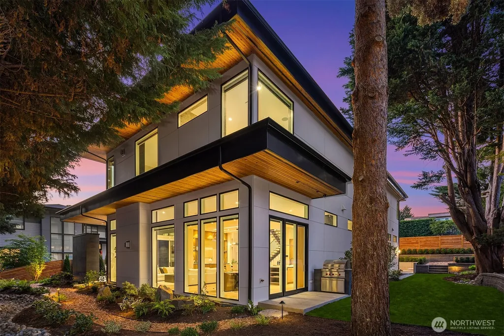 1028 89th Ave NE Bellevue WA 98004