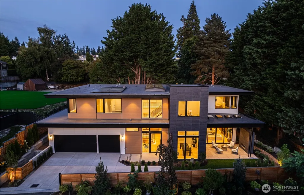 1028 89th Ave NE Bellevue WA 98004
