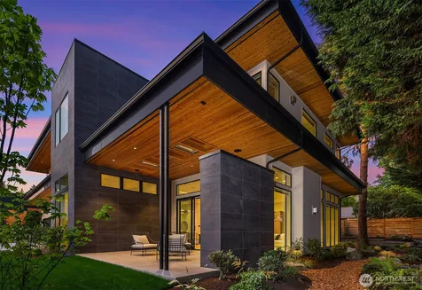 1028 89th Ave NE Bellevue WA 98004