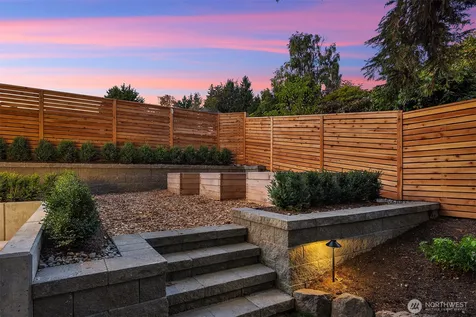 1028 89th Ave NE Bellevue WA 98004