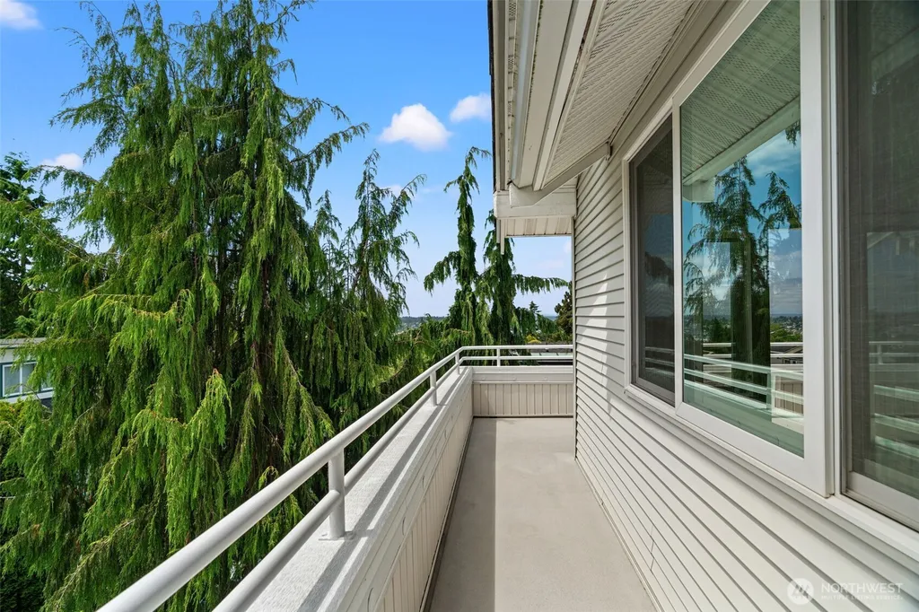 323 N 48th Street Seattle WA 98103