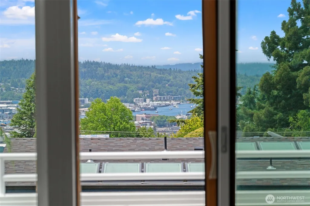 323 N 48th Street Seattle WA 98103