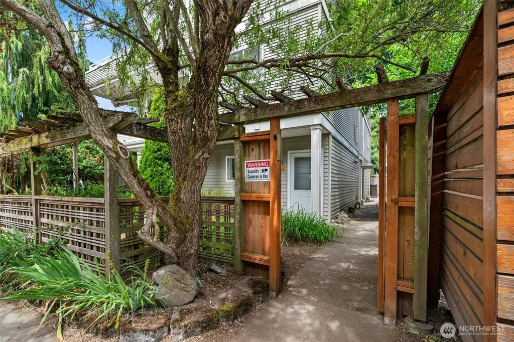 323 N 48th Street Seattle WA 98103