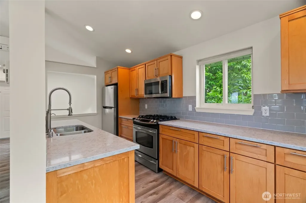 323 N 48th Street Seattle WA 98103