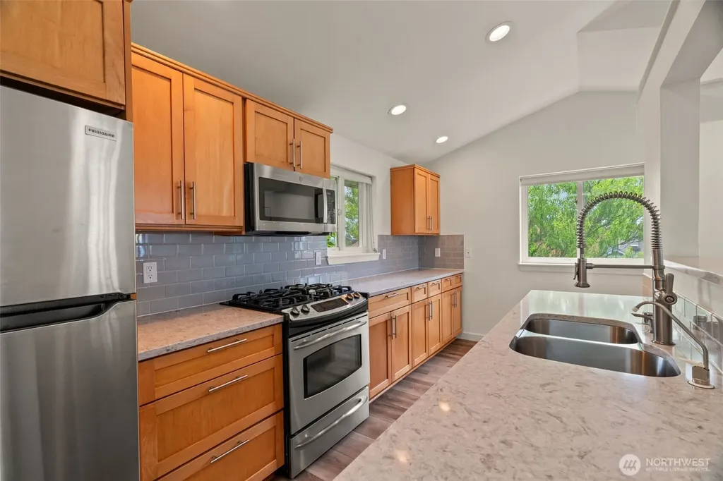 323 N 48th Street Seattle WA 98103