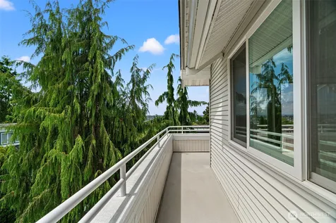 323 N 48th Street Seattle WA 98103