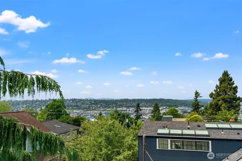323 N 48th Street Seattle WA 98103