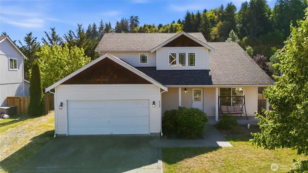 229 W Easton Avenue Eatonville WA 98328