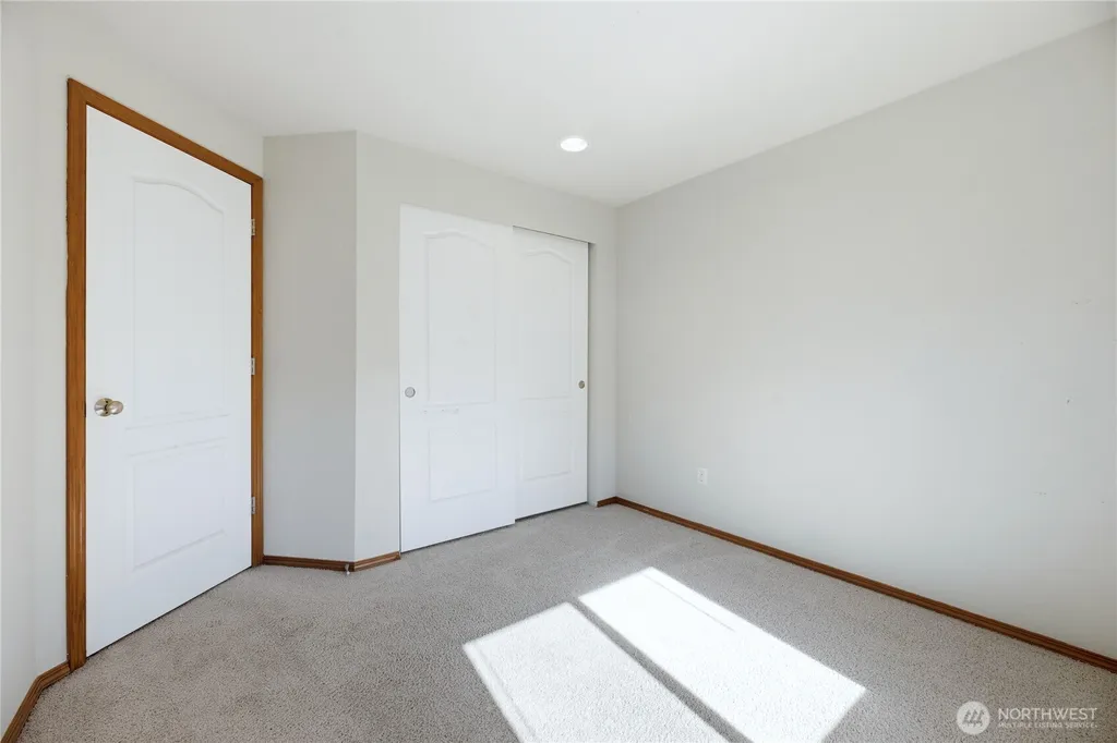 229 W Easton Avenue Eatonville WA 98328