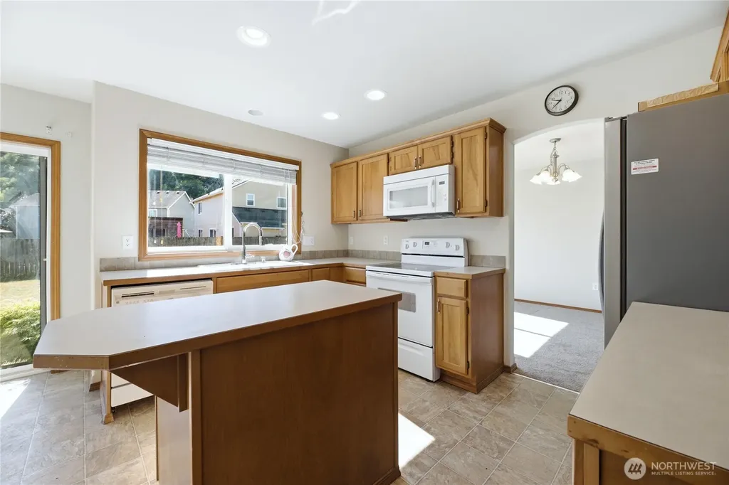 229 W Easton Avenue Eatonville WA 98328