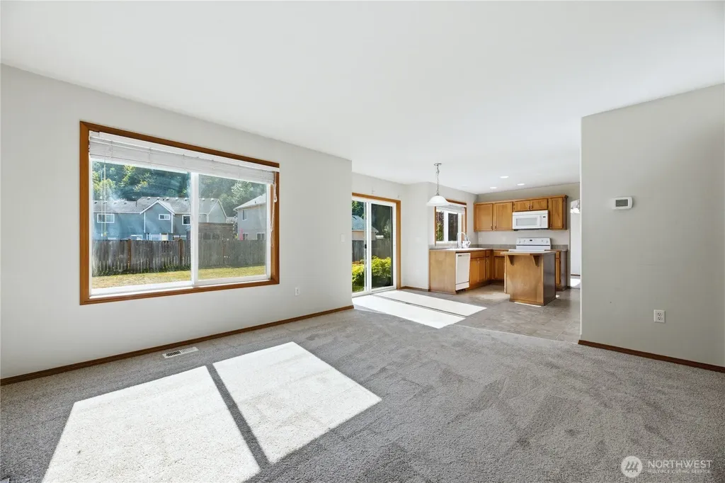 229 W Easton Avenue Eatonville WA 98328