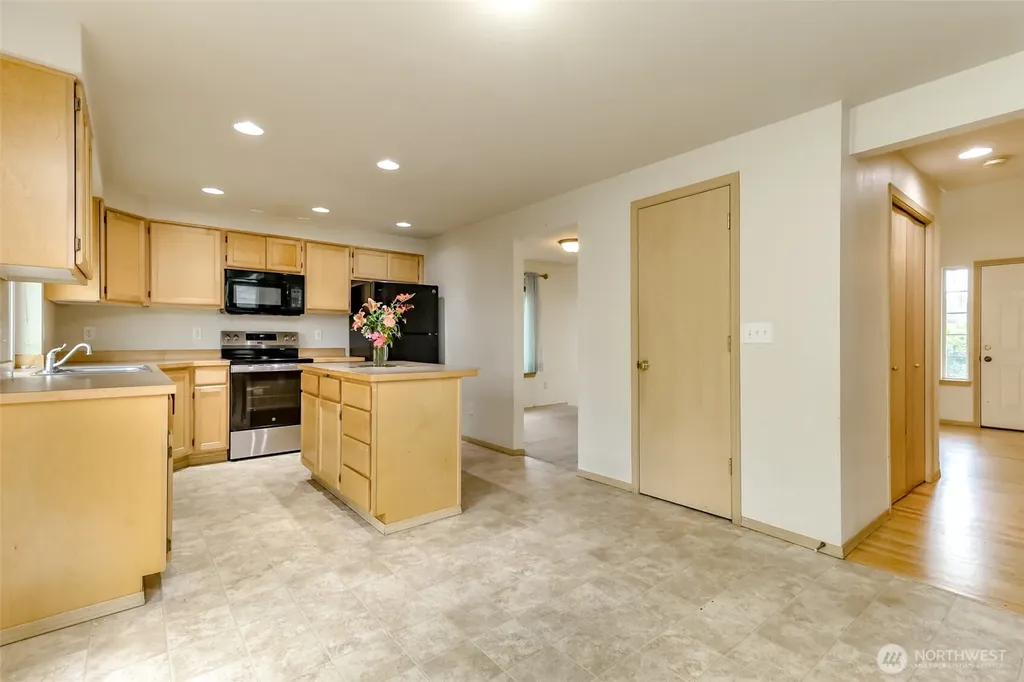 113 5th Avenue SW Pacific WA 98047