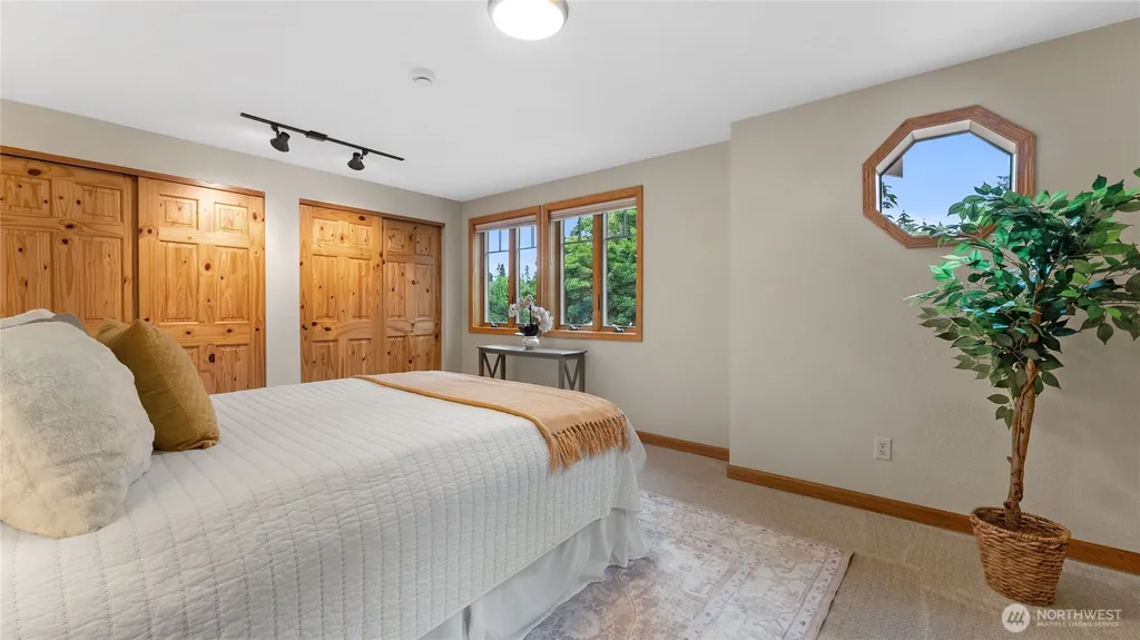 13829 101st Place NE Kirkland WA 98034