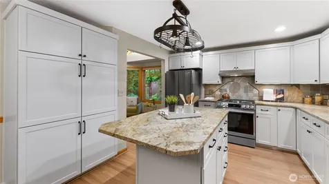 13829 101st Place NE Kirkland WA 98034
