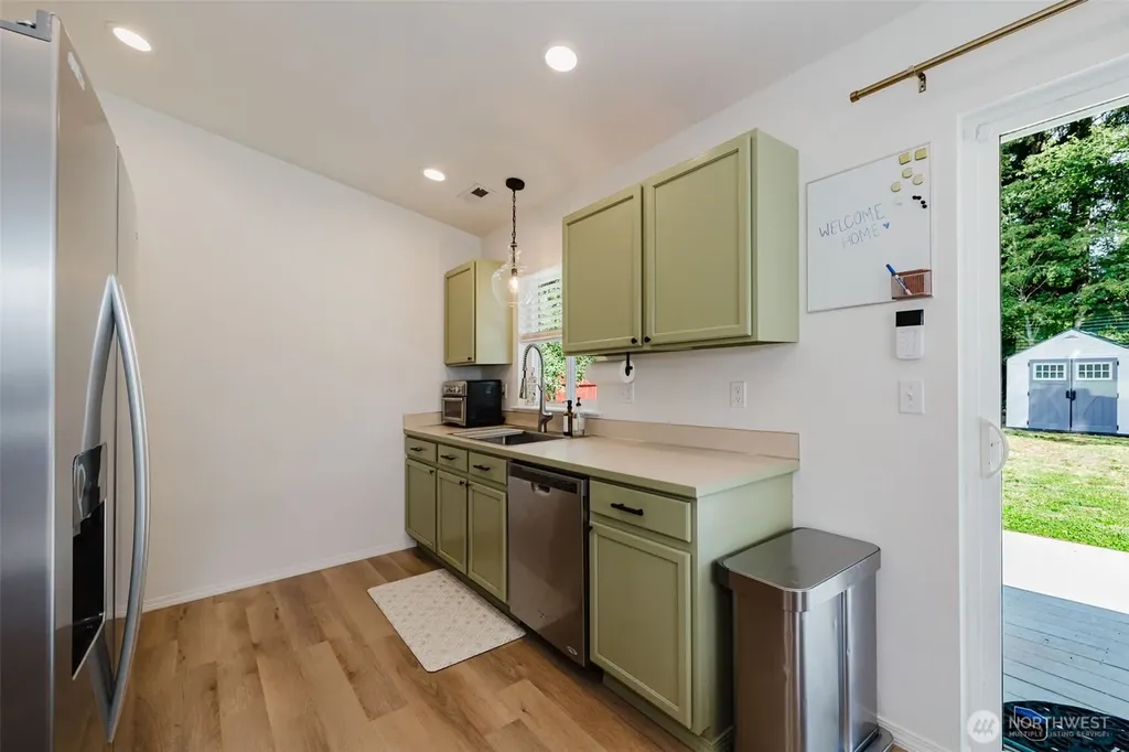 171 E Skylark Court Allyn WA 98524