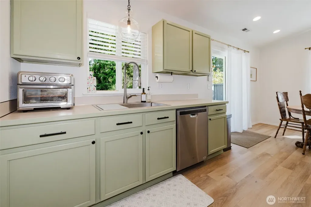 171 E Skylark Court Allyn WA 98524