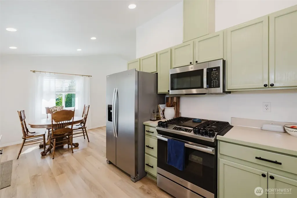 171 E Skylark Court Allyn WA 98524