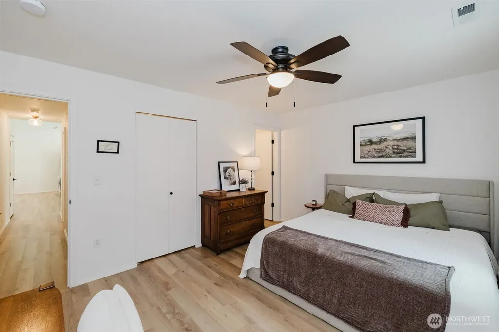 171 E Skylark Court Allyn WA 98524