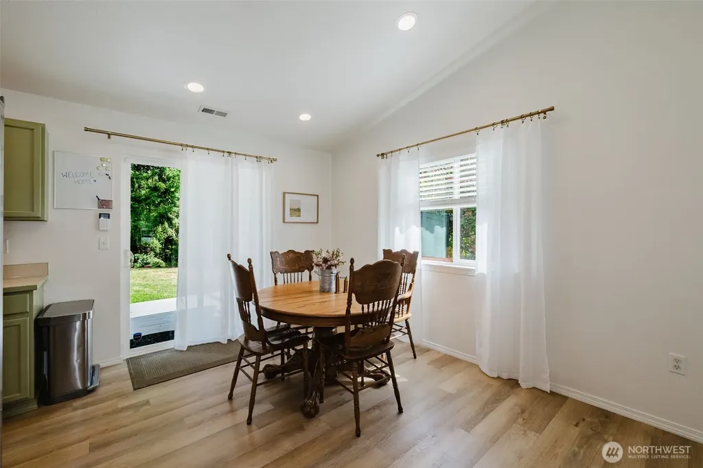171 E Skylark Court Allyn WA 98524
