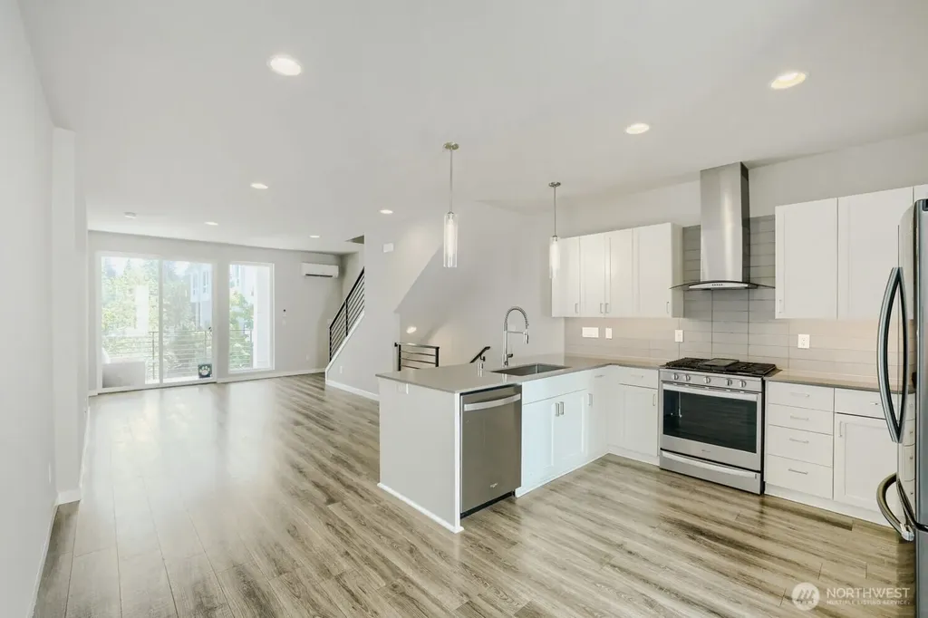8607 22nd Place NE Seattle WA 98115