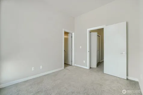 8607 22nd Place NE Seattle WA 98115