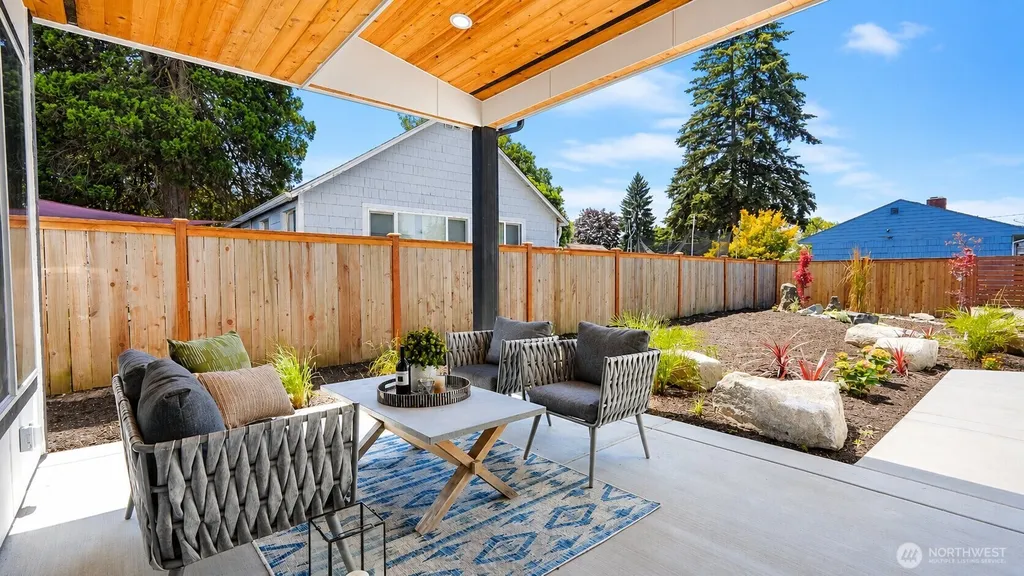 807 2nd Avenue N Kent WA 98032