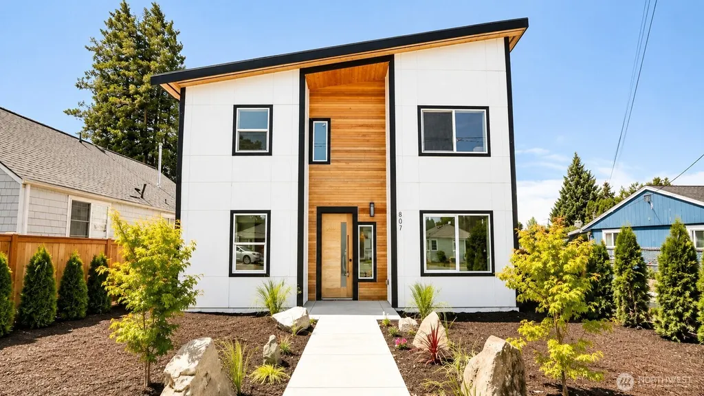 807 2nd Avenue N Kent WA 98032