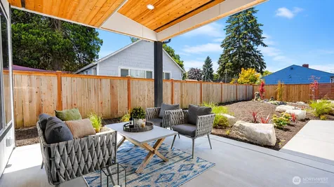 807 2nd Avenue N Kent WA 98032