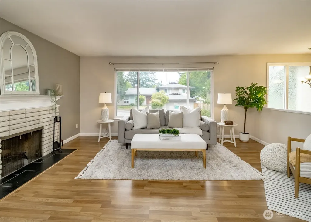 32624 35th Avenue SW Federal Way WA 98023
