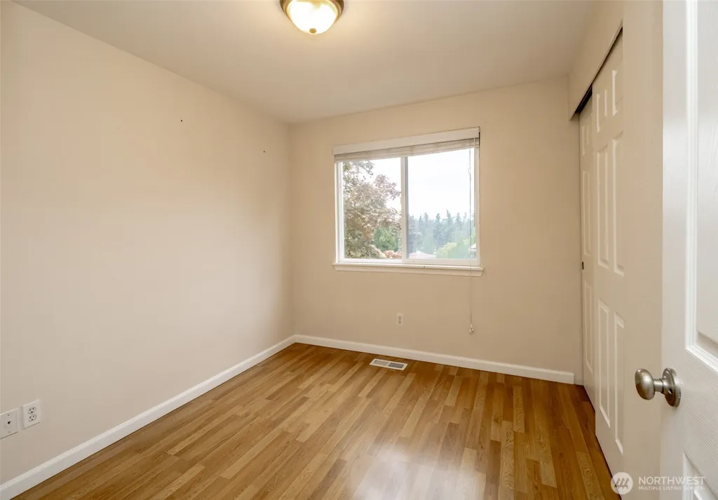 32624 35th Avenue SW Federal Way WA 98023
