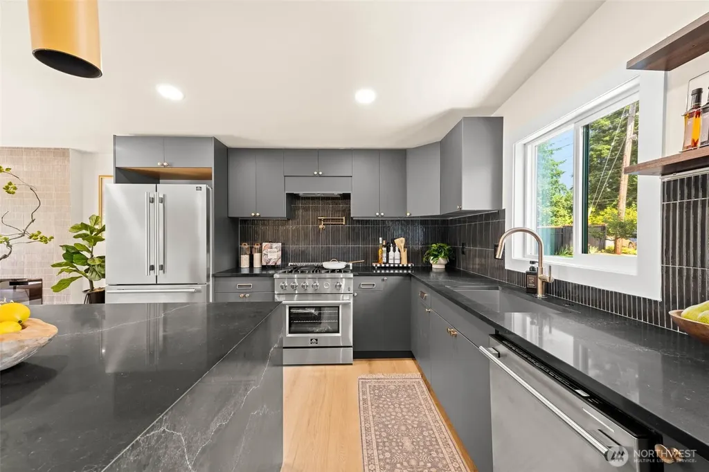 16719 SE 4th Place Bellevue WA 98008