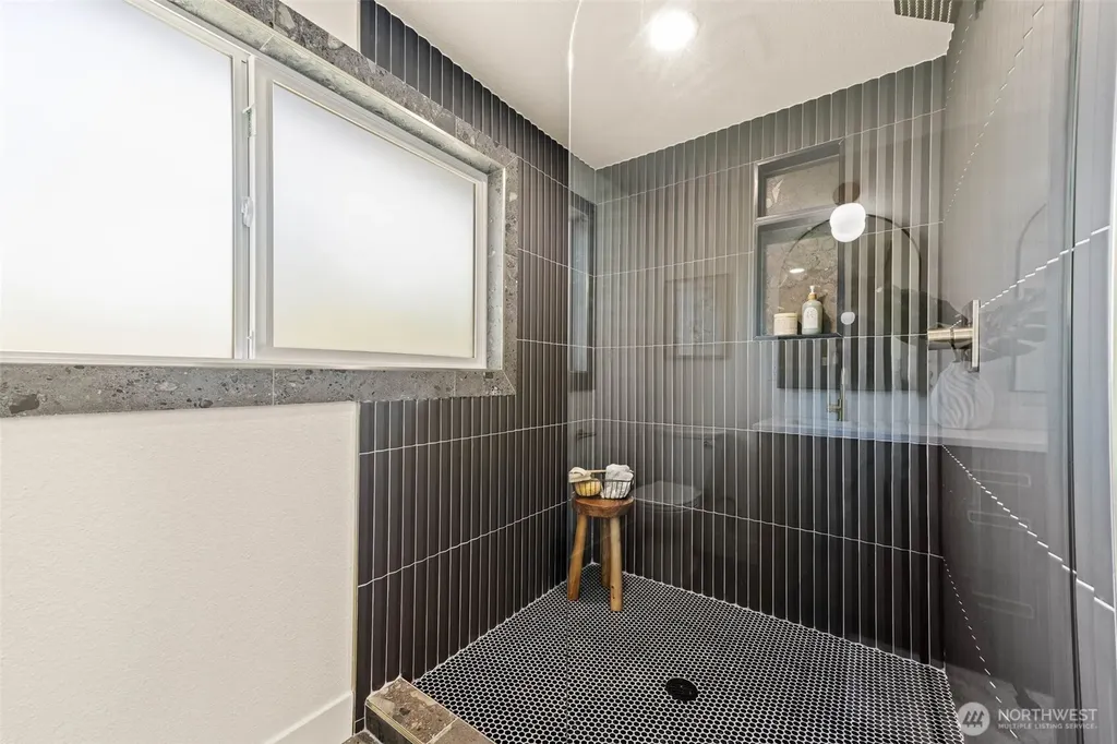 16719 SE 4th Place Bellevue WA 98008