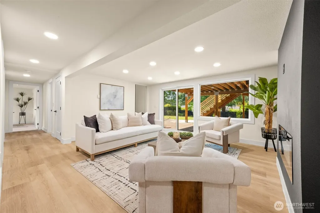 16719 SE 4th Place Bellevue WA 98008