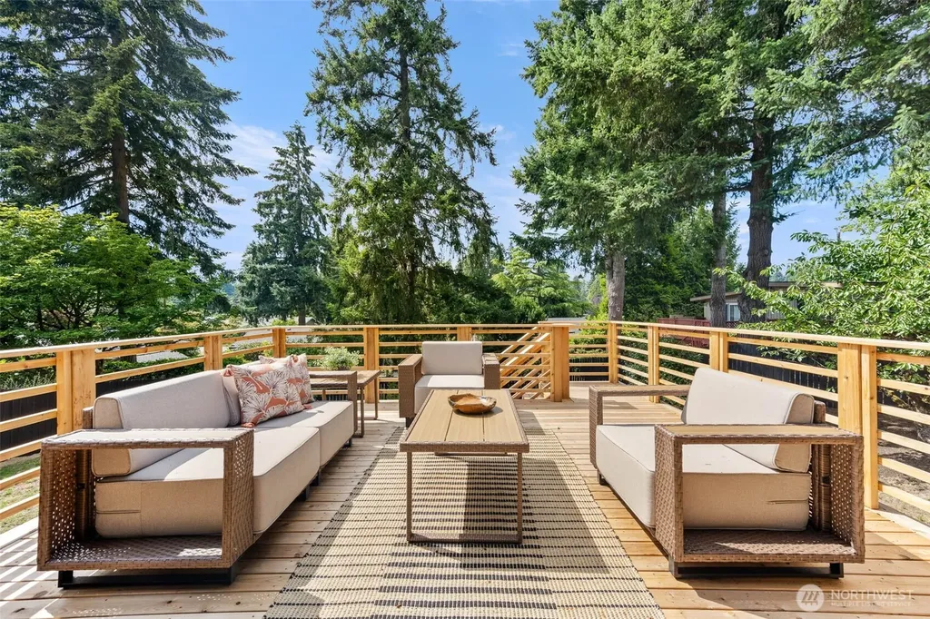 16719 SE 4th Place Bellevue WA 98008