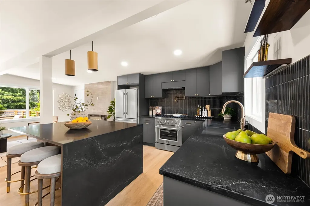 16719 SE 4th Place Bellevue WA 98008