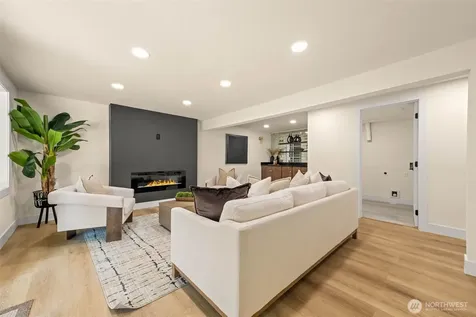 16719 SE 4th Place Bellevue WA 98008