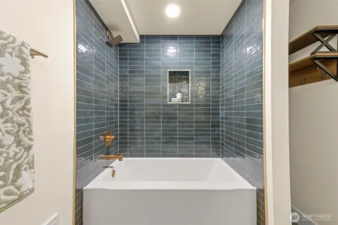 16719 SE 4th Place Bellevue WA 98008