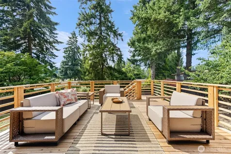 16719 SE 4th Place Bellevue WA 98008