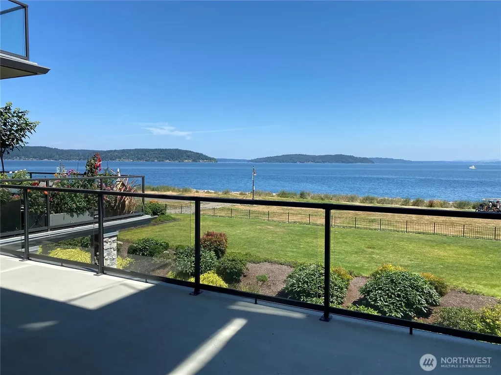 5105 Grand Loop Tacoma WA 98407