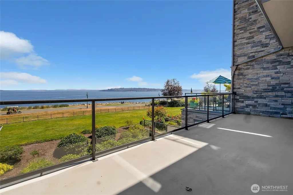 5105 Grand Loop Tacoma WA 98407