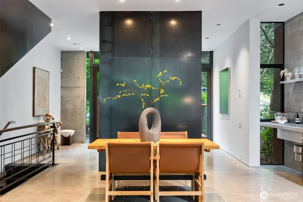 1701 33rd Avenue Seattle WA 98122
