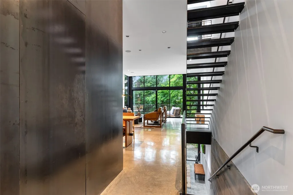 1701 33rd Avenue Seattle WA 98122