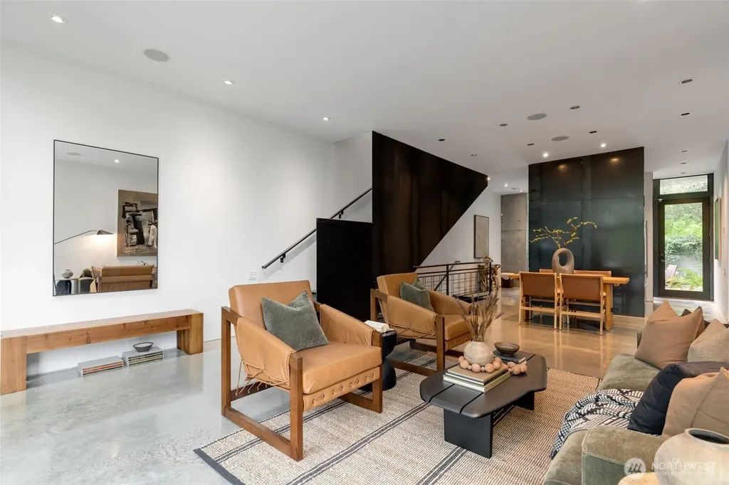 1701 33rd Avenue Seattle WA 98122