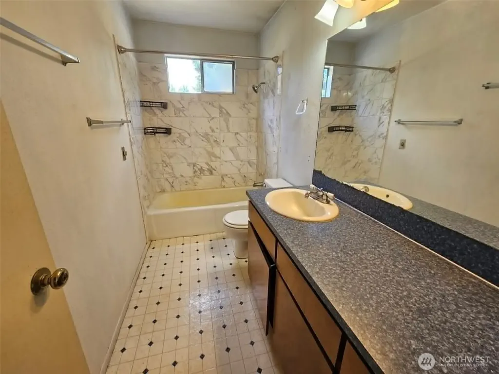 1711 SE Binns Swiger Loop Road Shelton WA 98584