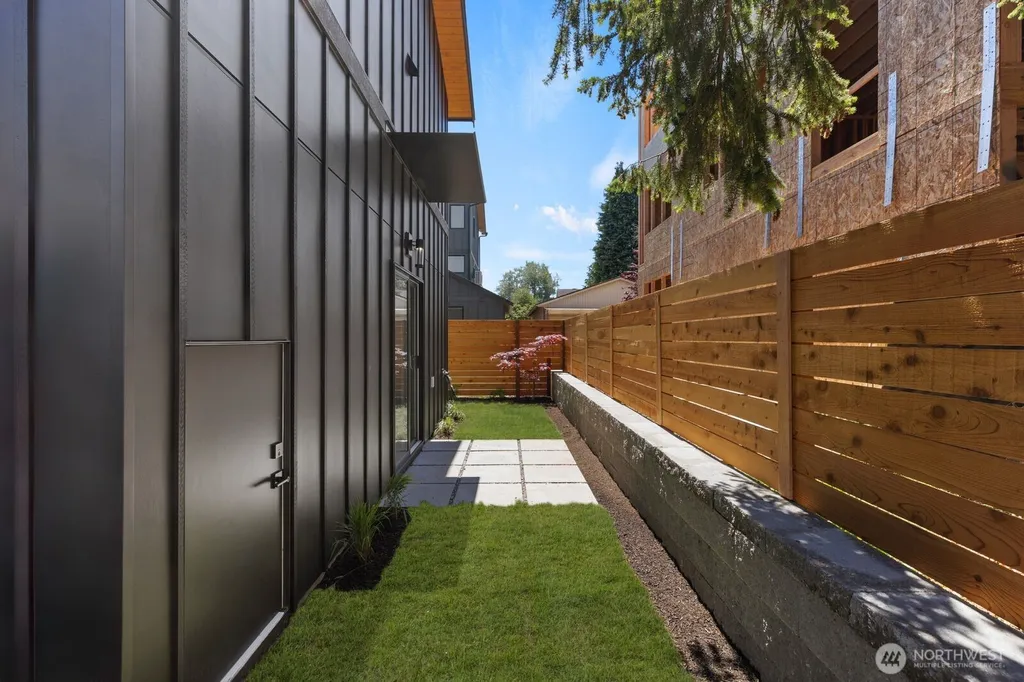 514 N 92nd Street Seattle WA 98103