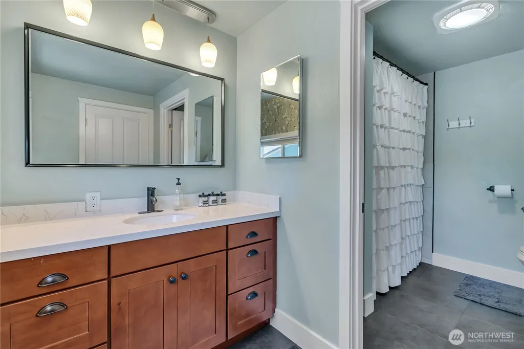 1718 Langdon Street Sumner WA 98390