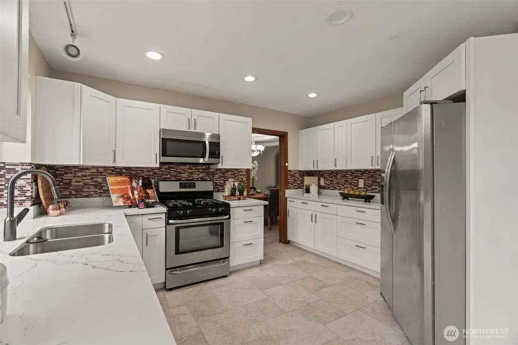 18325 214th Ave NE Woodinville WA 98077