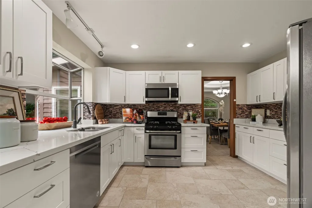 18325 214th Ave NE Woodinville WA 98077